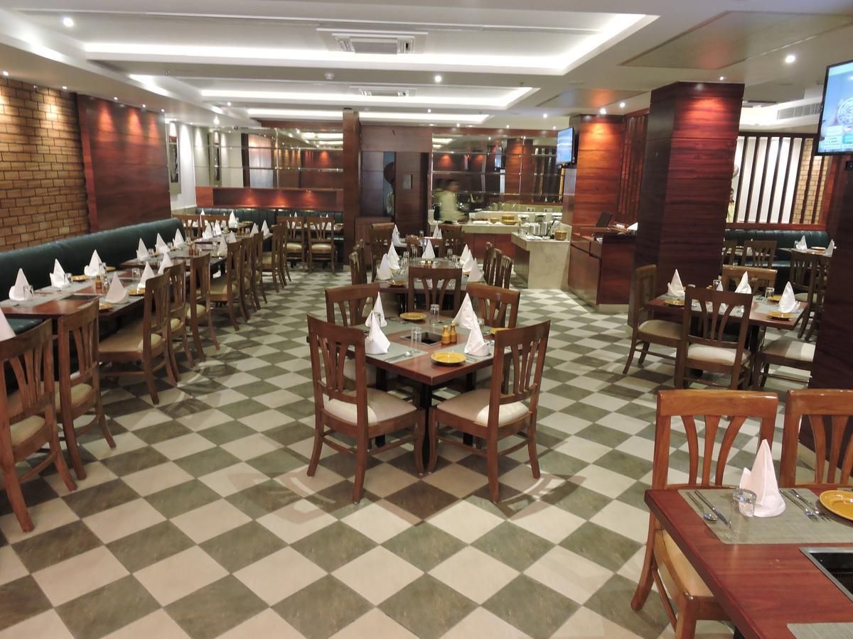 Hotel Ascent Biz Noida Exteriér fotografie