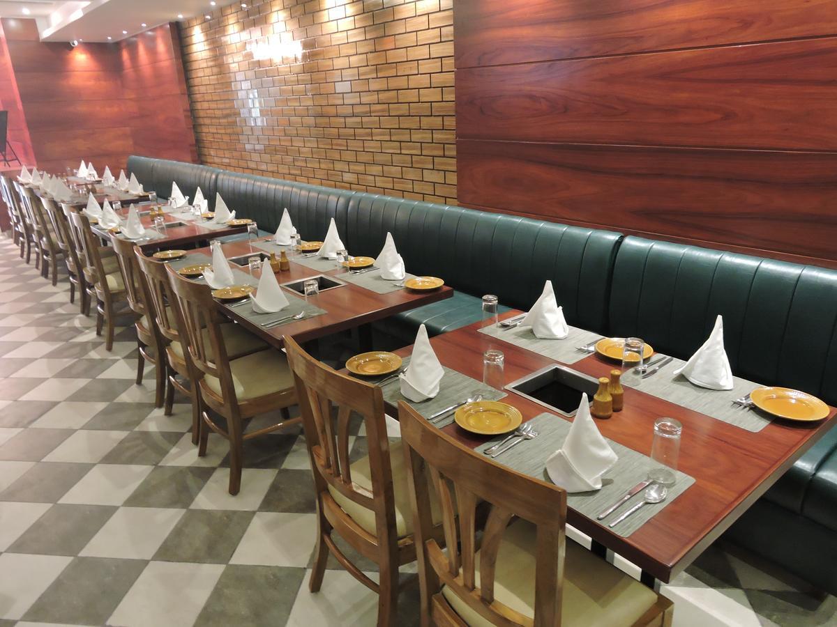 Hotel Ascent Biz Noida Exteriér fotografie