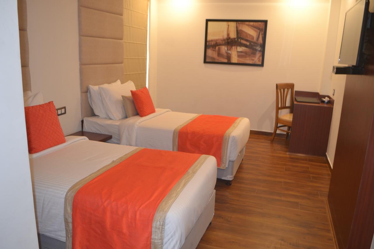 Hotel Ascent Biz Noida Exteriér fotografie