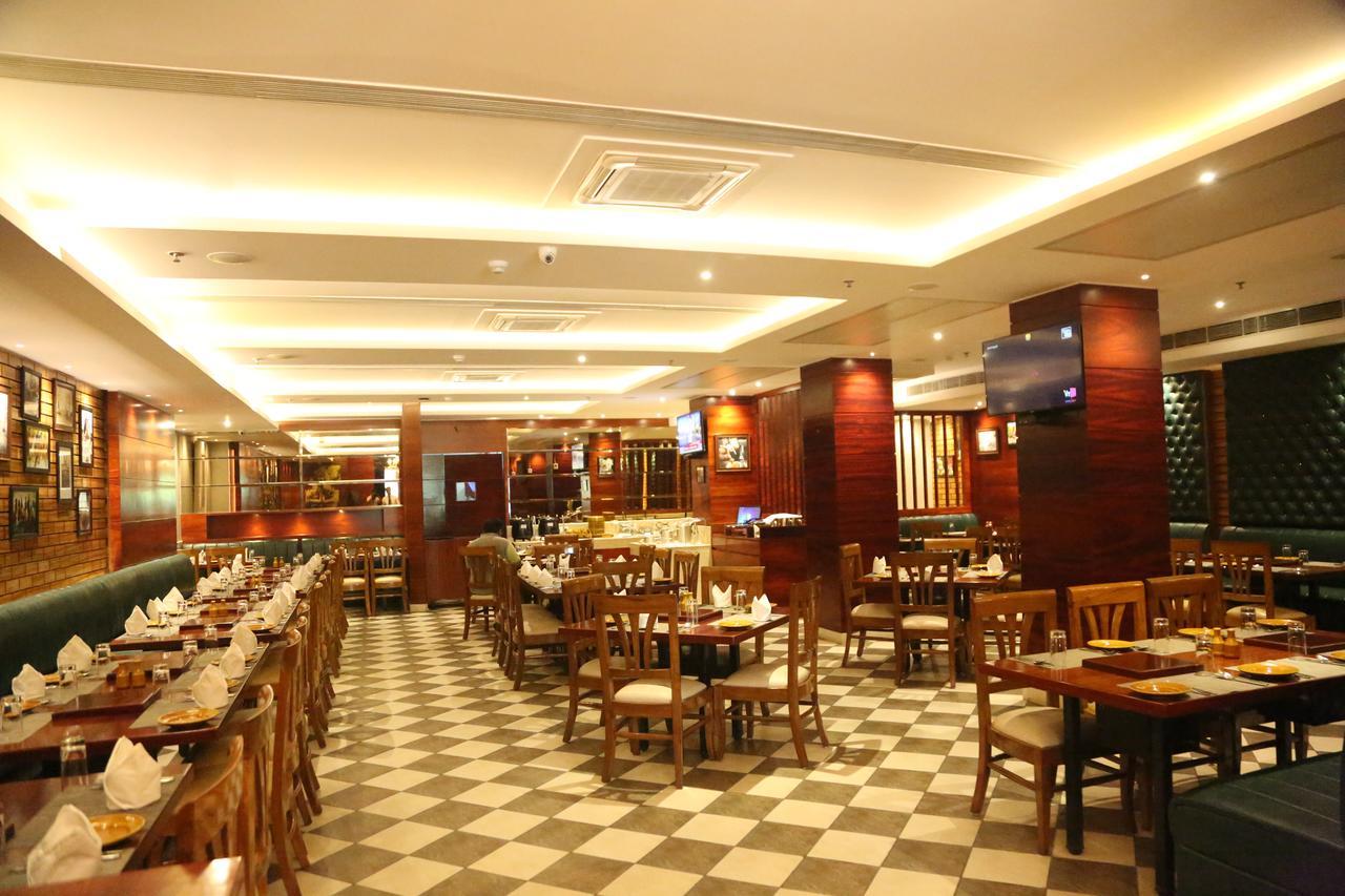 Hotel Ascent Biz Noida Exteriér fotografie