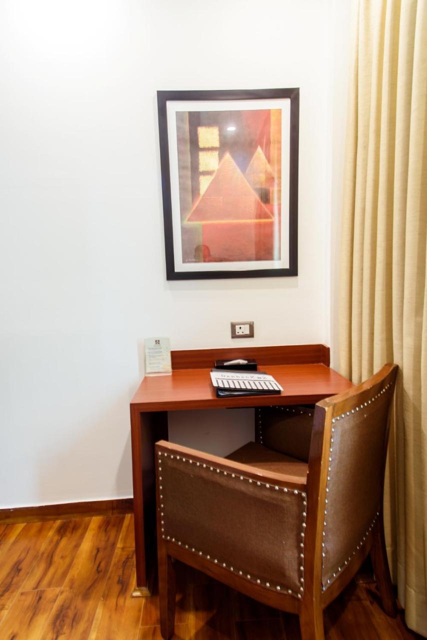 Hotel Ascent Biz Noida Exteriér fotografie